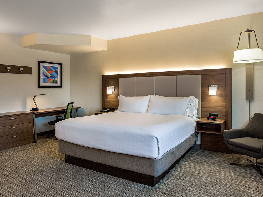 Room, coporate lodging, IHG hotel, Oroville California hotel